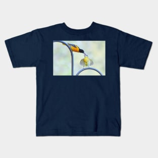 Oriole feeding fledgling #2 Kids T-Shirt